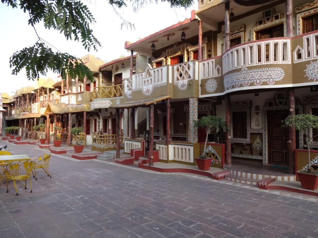 Chokhi Dhani Indore Bagian luar foto