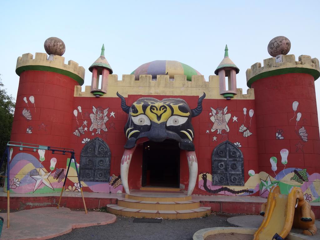 Chokhi Dhani Indore Bagian luar foto